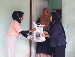 Mak Ganjar Penuhi Kebutuhan Dapur Emak-Emak di Singkawang