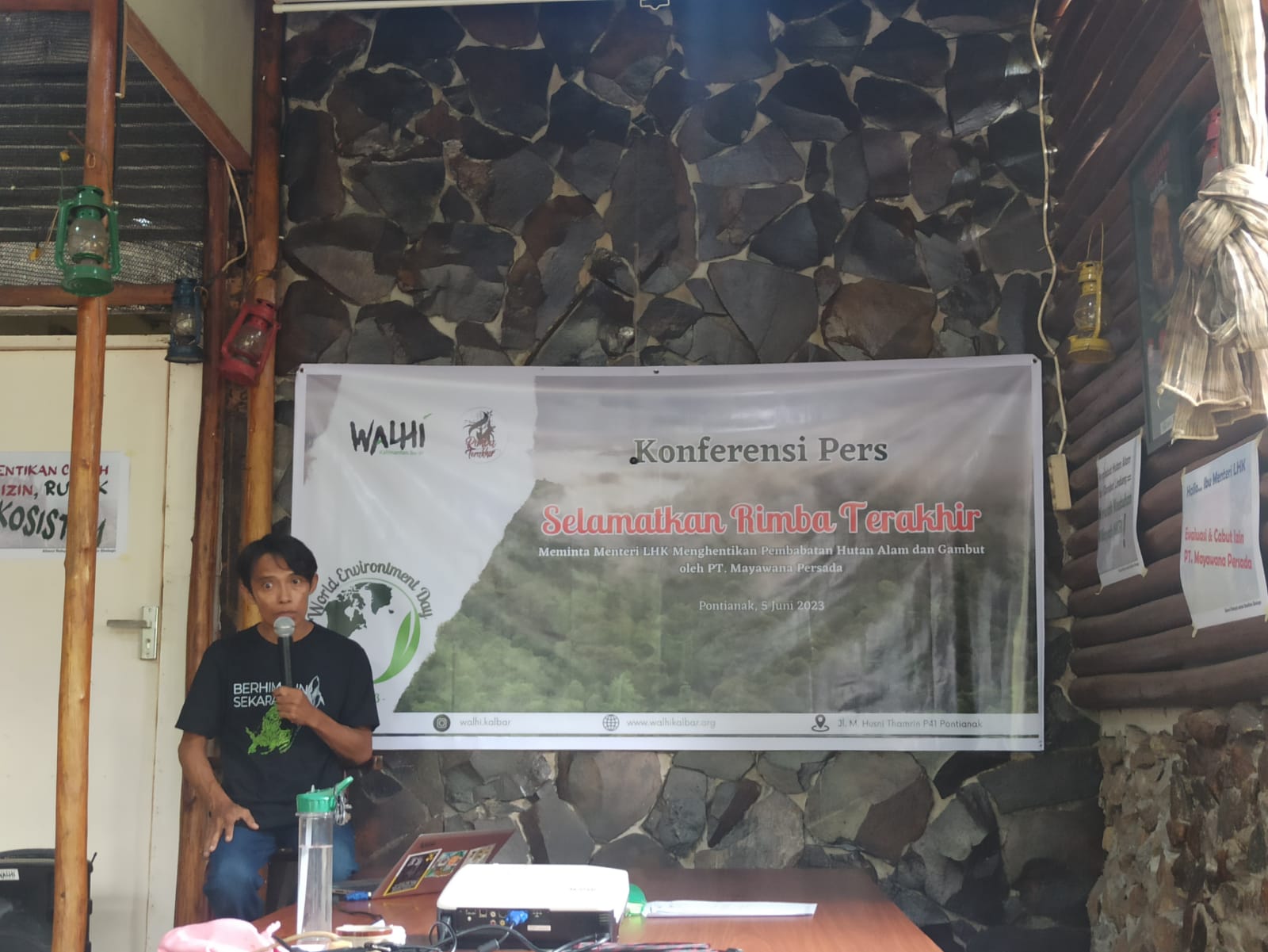 Walhi Kalbar Serukan Penghentian Pembabatan Hutan Alam dan Gambut Lindung