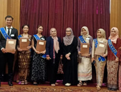 Setengah Wisudawan IKOM Untan Catat Prestasi Cumlaude