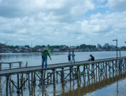 Kolaborasi Gulung Tukar dan Susur Galur dalam Program Residensi Baku Konek