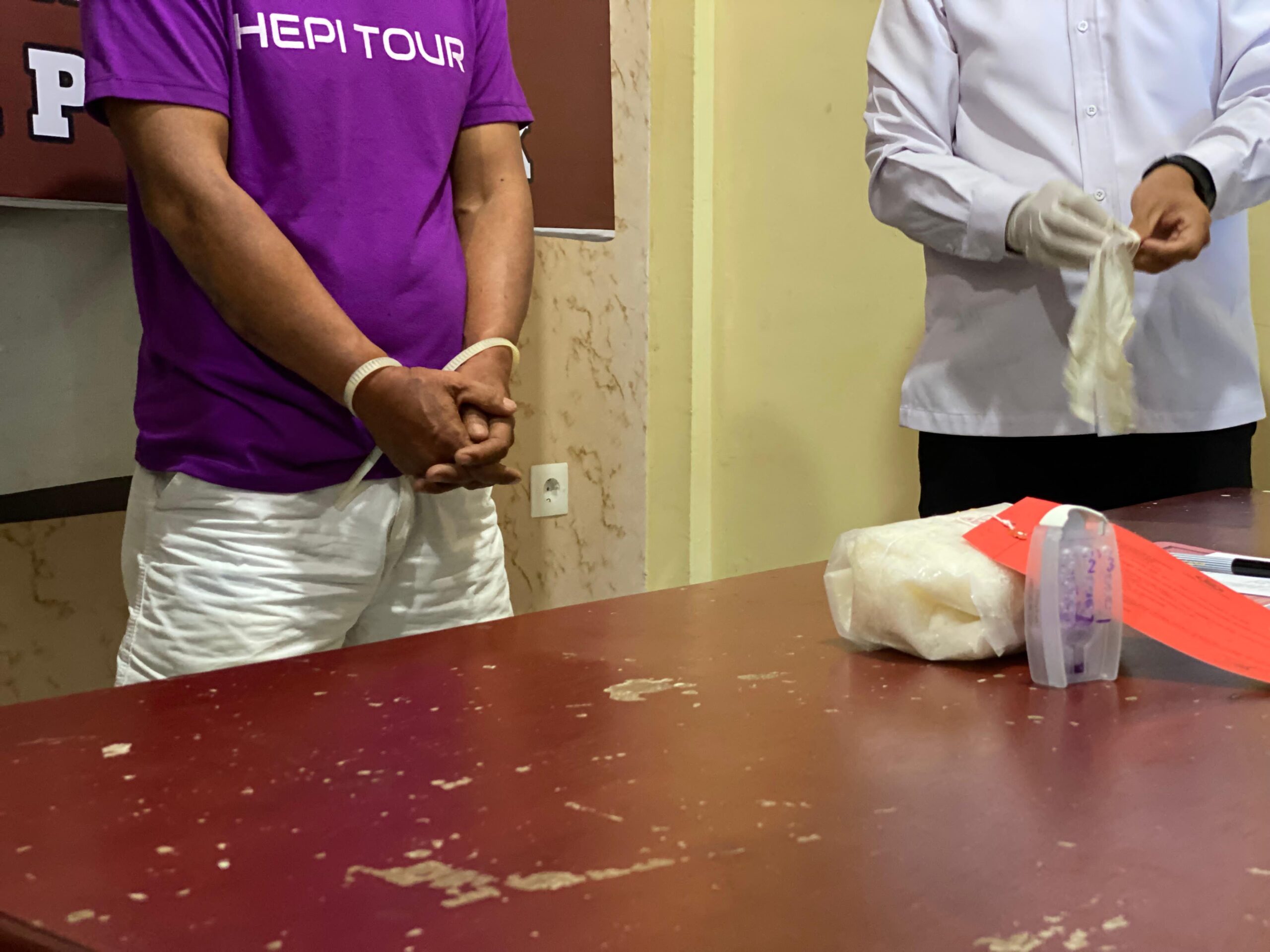 Narkotika (sabu) seberat 1 kilo yang akan dikirim ke Kalteng. (Foto: Rere Hutapea)