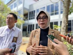 Kadisdikbud Kalbar Larang Keras Sekolah Jual Seragam, Pelanggar Bakal Disanksi