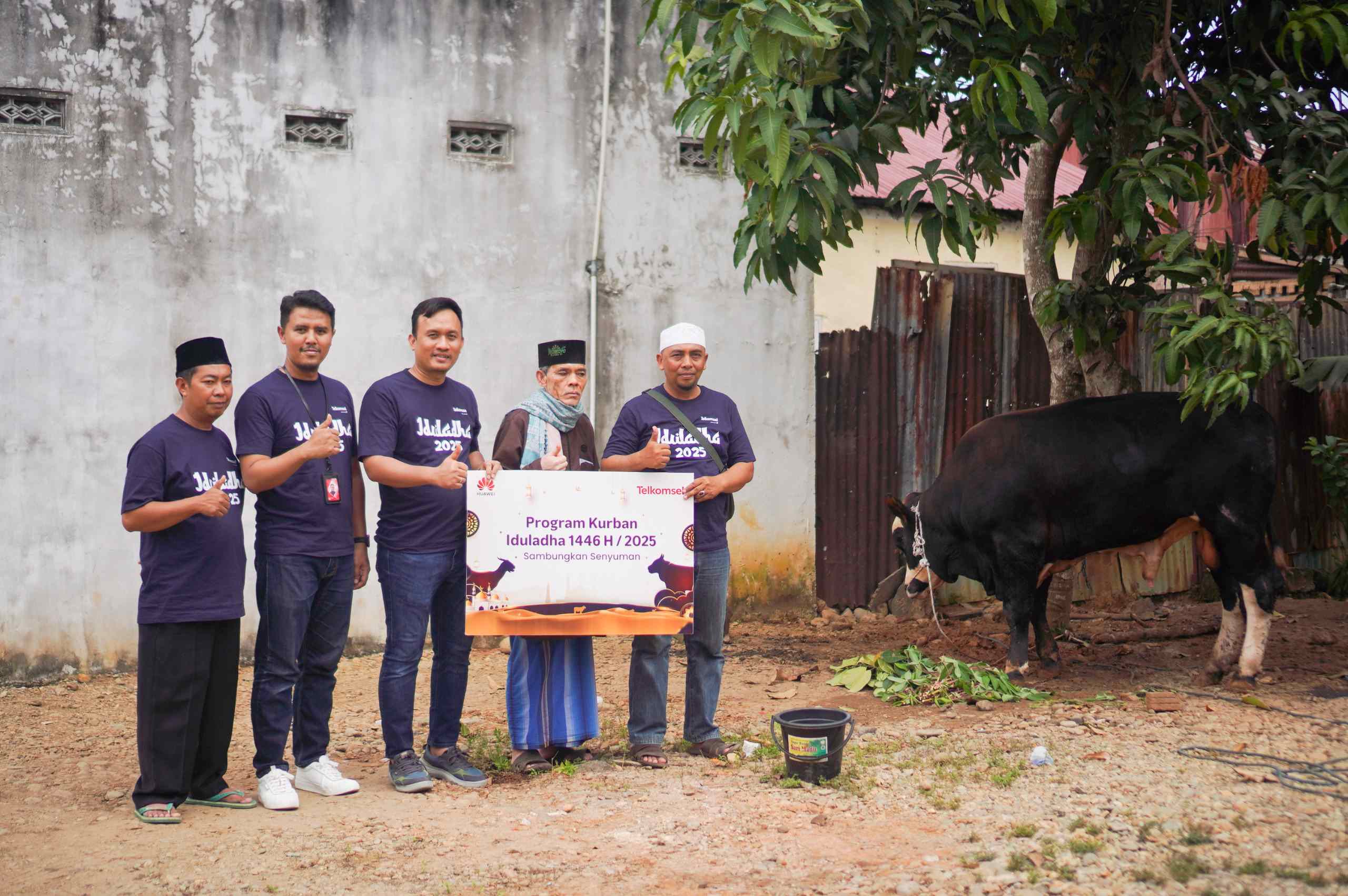 Corporate Social Responsibility (CSR) 'Sambungkan Senyuman’ Telkomsel.