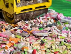 Kejari Pontianak Musnahkan Barang Bukti 101: Narkoba, Pupuk, Kosmetik Ilegal