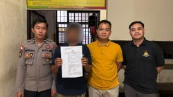 Pelaku Pemerkosa Anak Tiri Ketika Ditangkap Polisi