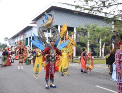 2.000 Peserta Ramaikan Karnaval Budaya Sambut HUT ke-80 RI di Kalbar