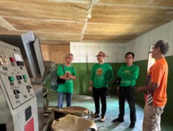 Desa Sahan Olah 1,2 Ton Biji Tengkawang