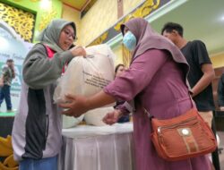 Pertamina Gelar Pasar Murah di Sintang Salurkan 1.000 Paket Sembako