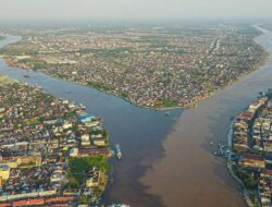 Pendangkalan Sungai Kapuas Ancam Jalur Logistik Kalbar