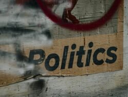 Statistik, Reklamasi, dan Mitos Kemakmuran: Kritik Ekonomi Politik atas Industri Ekstraktif di Kalimantan Barat